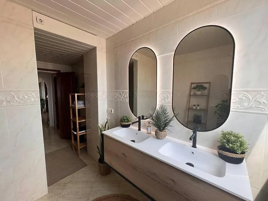 3Apartamento De Tres Habitaciones エンプリアブラバ 0*,  スペイン